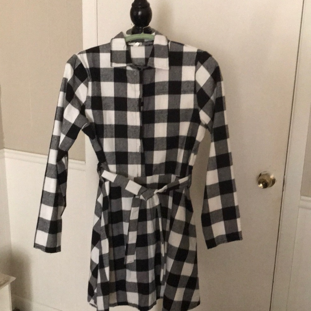 Closet Clean Out!! $5 Belted, Boutique, Shirt-Dress/Tunic Size L